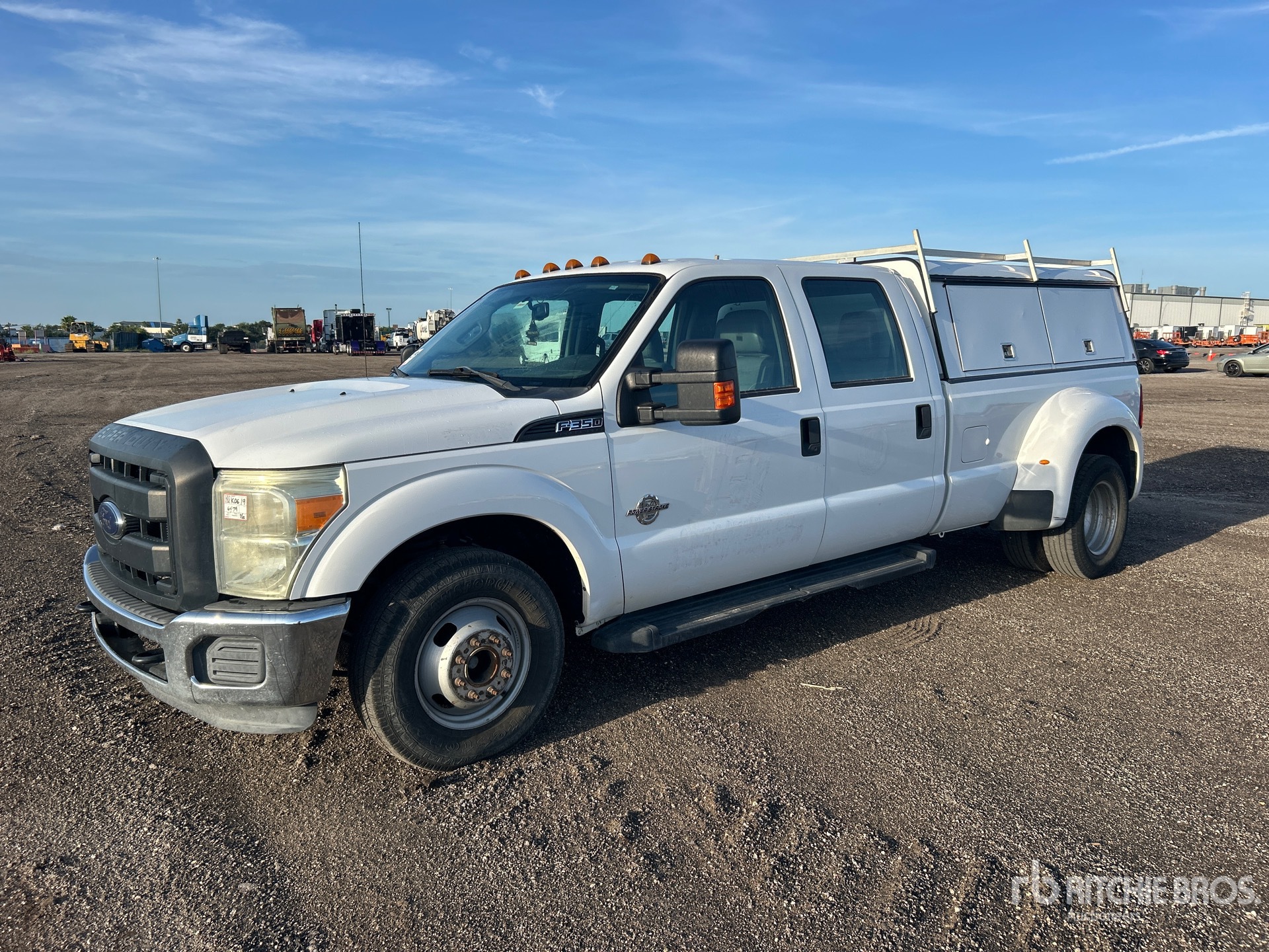 2015 Ford F-350 XL 4x2 Crew Cab Pickup