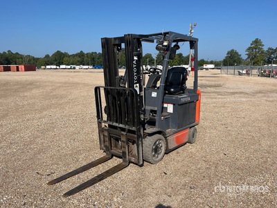 2020 Toyota 8FBCU25 4800 lb Chariot Élévateur Électrique