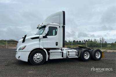 2022 Freightliner Cascadia 116 6x4 T/A Day Cab Truck Tractor