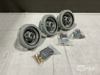 (68) M16377/27-004 Lighting Fixtures