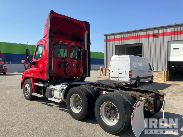 CAMIóN 2016 FREIGHTLINER