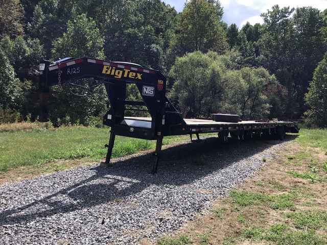 2023 Big Tex 22GN-35+5 12000 lb 40 ft T/A Gooseneck Equipment Trailer