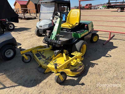 John Deere F935 Ride-On Greens Lawn Mower