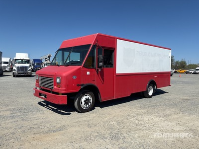2016 Freightliner MT45 4x2 バントラック