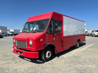 2016 Freightliner MT45 4x2 Furgón de Reparto