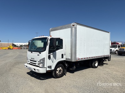 2018 Isuzu NPR 4x2 شاحنة فان