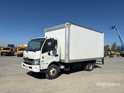 2020 Hino 195 4x2 Furgoneta caja cerrada