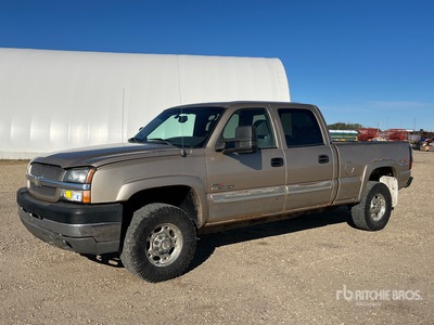 2004 Chevrolet Silverado 2500 HD 4x4 Crew Cab Pickup