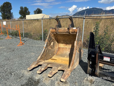 53 in Digging Excavator Bucket