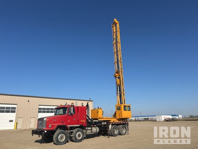 OK Drilling Services Hydraulic Pile Hammer on 1998 Volvo 8x4 Twin-Steer Truck