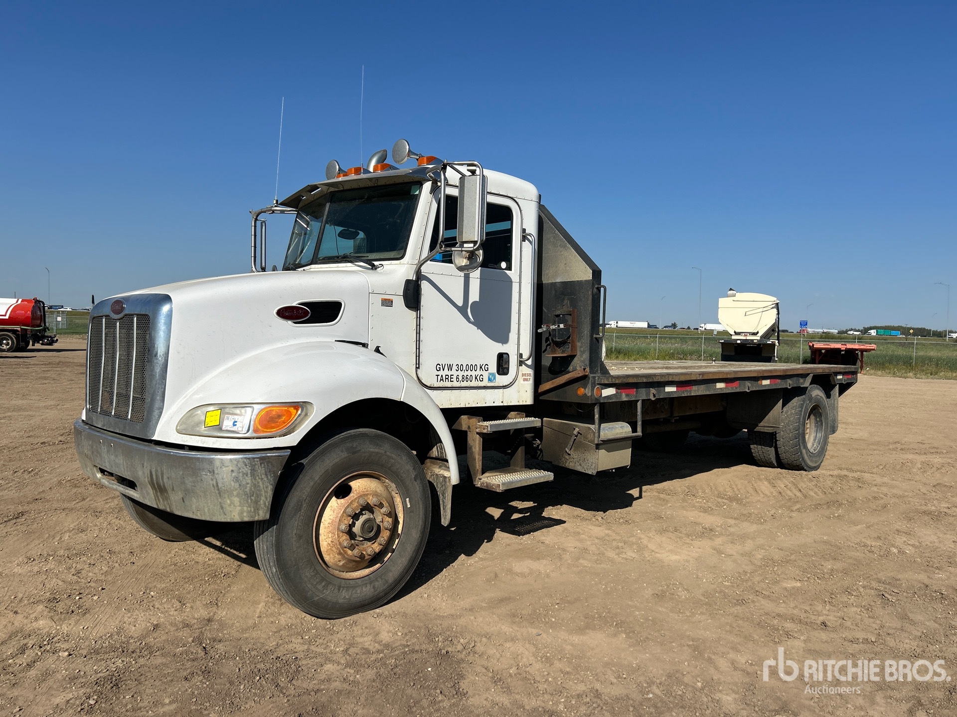 2006 Peterbilt 335 4x2 Flatbed Truck