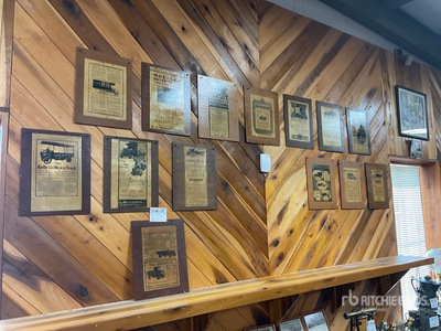 Quantity of Ford advertisements Antiguedades