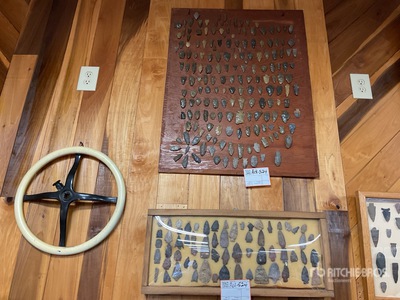 Quantity of (2) arrowhead collections Antiguedades