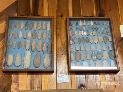 Quantity of (2) arrowhead collections Antiguedades