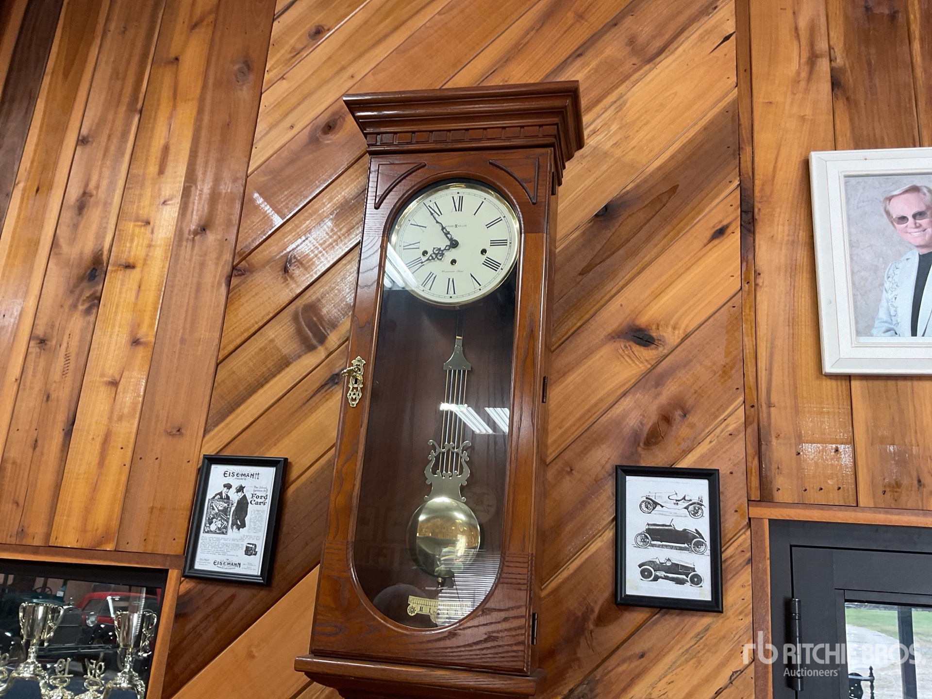 Howard Miller clock w/ 2 Ford prints Antichità