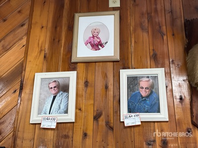 Quantity of Dolly Parton & George Jones Autographed Pictures Antiguedades