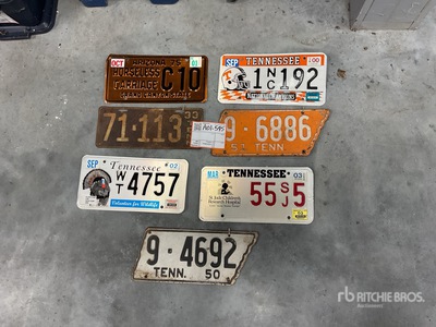 Quantity of (7) collectable license plates Antiguedades