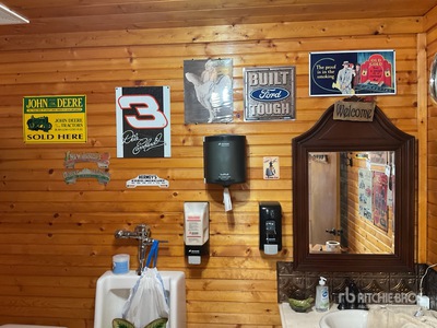 Quantity of (9) misc wall art