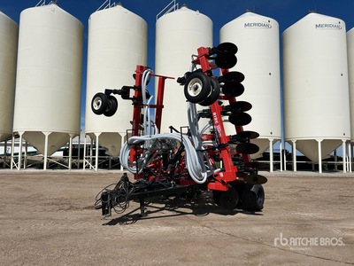2021 Newtec 3618 36 ft Liquid Manure Applicator