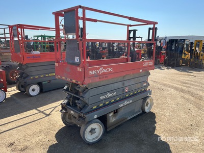 2015 Skyjack SJIII3226 Electric Scissor Lift