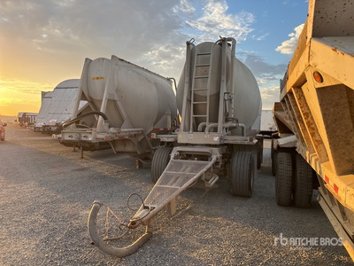 1997 Heil Spread Axle Pneumatic Bulk Trailer