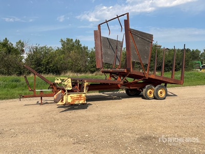 New Holland 16 ft Bale Stacker