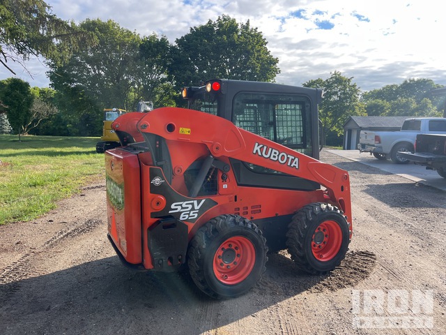 MINI CARGADOR SOBRE RUEDAS 2021 KUBOTA SSV65