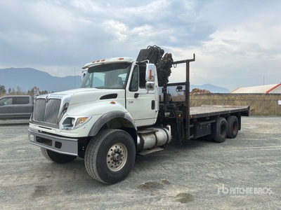Hiab 200C-5 Knuckle Boom on 2004 International 7600 4x2 Camion à Fèche