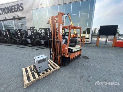 Toyota 2FBE15 3310 lb Carretilla Elevadora Eléctrica