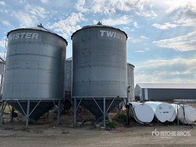 Twister +/- 1800 bu 5 Ring Hopper Grain Bin