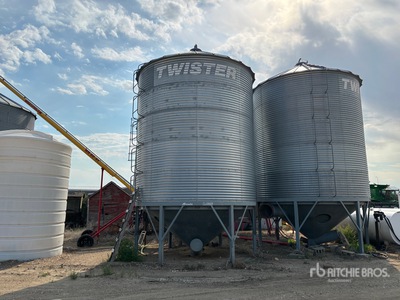 Twister +/- 1800 bu 5 Ring Hopper Grain Bin