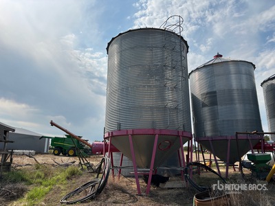 Twister +/- 1800 bu 5 Ring Hopper Grain Bin
