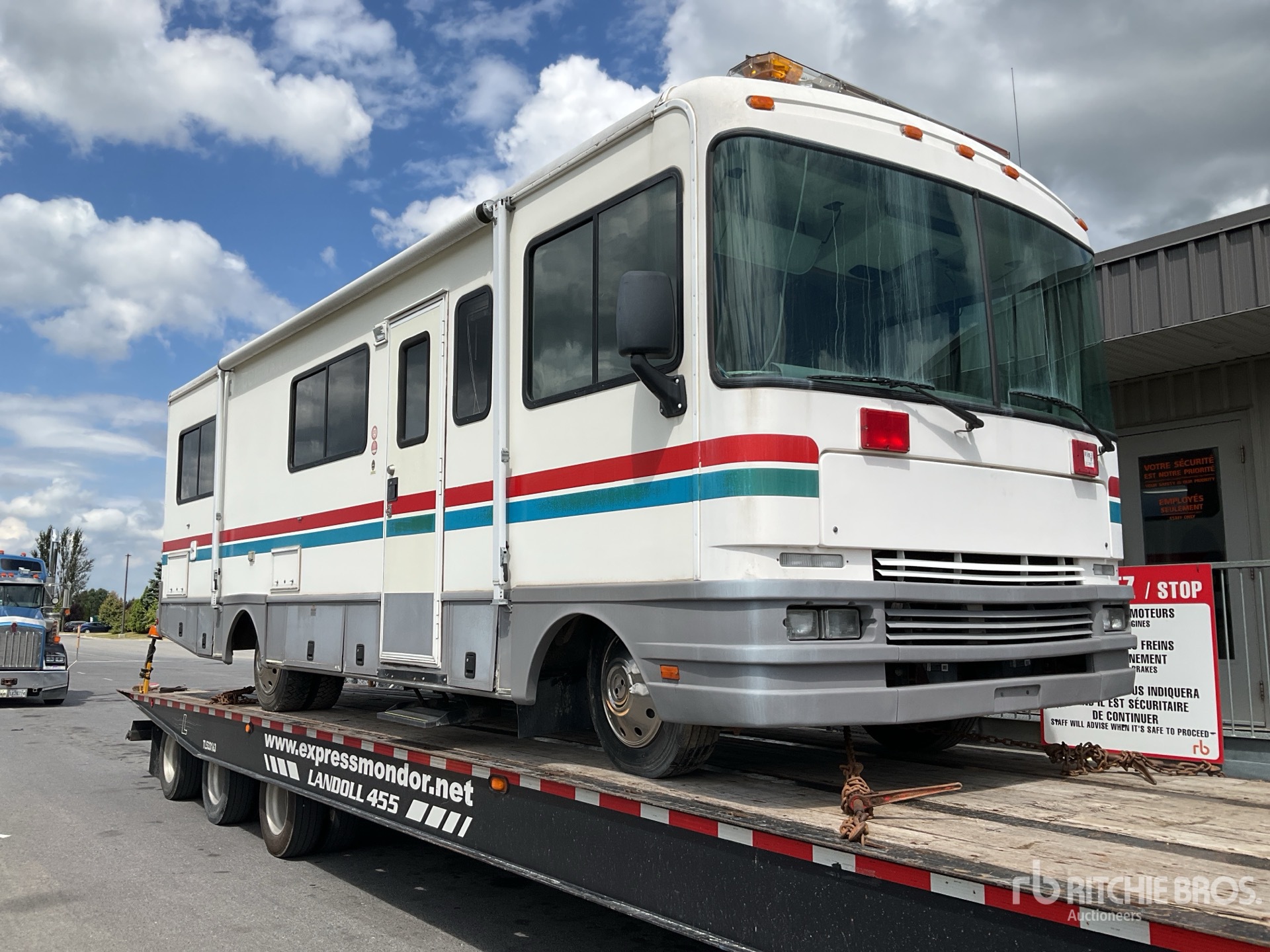 1998 Chevrolet Fleetwood 28 Ft S/A Wohnmobil (Inoperable)