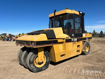 2004 Cat PF300B 7 Wheel Compacteur pneumatique