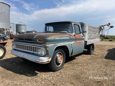 Chevrolet 30 4x2 Autocarro per grano (Inoperable)