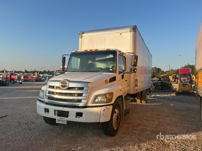 Hino 4x2 Kastenwägen