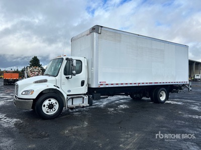 2016 Freightliner M2 106 4x2 شاحنة فان