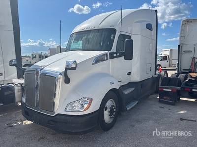 2022 Kenworth T680 6x4 Cabeza Tractora Cabina Dormitorio
