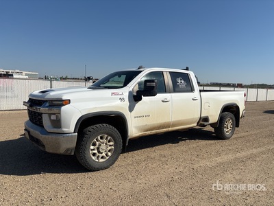 2020 Chevrolet Silverado 3500HD LT 4x4 Crew Cab Pickup
