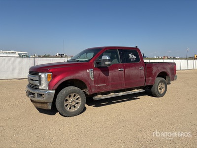 2017 Ford F-350 XLT 4x4 Crew Cab Pickup