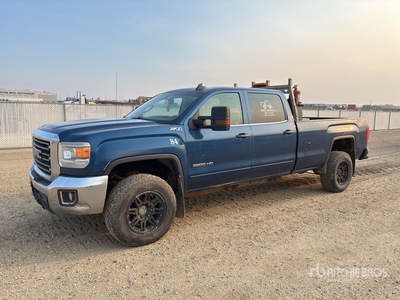 2018 GMC 3500 SLE 4x4 Crew Cab Pickup