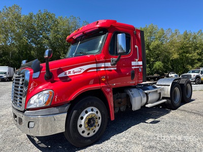2012 Freightliner Cascadia 113 6x4 T/A Day Cab Truck Tractor