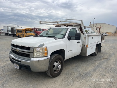 2010 Chevrolet Silverado 3500HD 4x2 شاحنة مسطحة