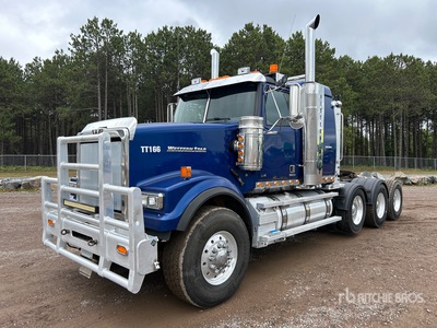 2014 Western Star 4900 8x4 Tri/A Slaapcabine Tractor