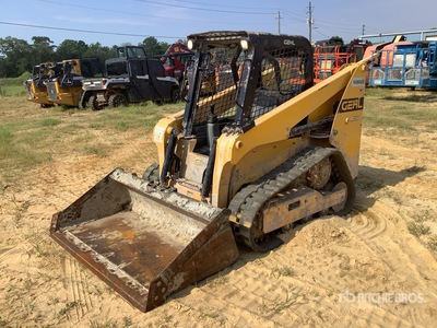 2022 Gehl RT165 Compact Track Loader