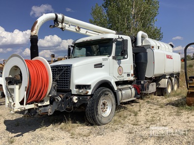 2007 Volvo VHD64B 6x4 Vacuum Tanker Truck