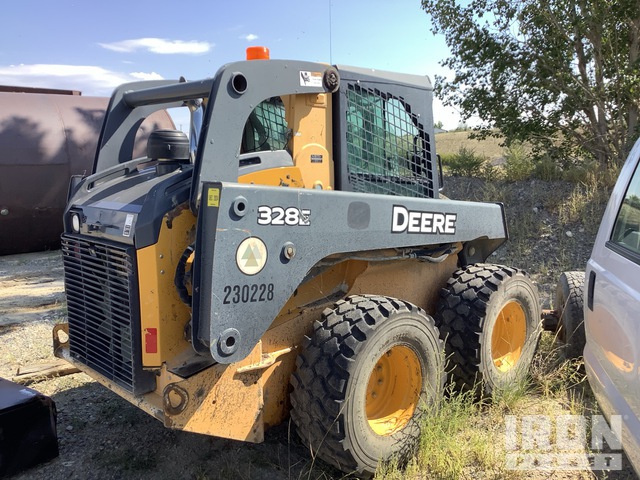 MINI CARGADOR SOBRE RUEDAS 2014 JOHN DEERE STEER