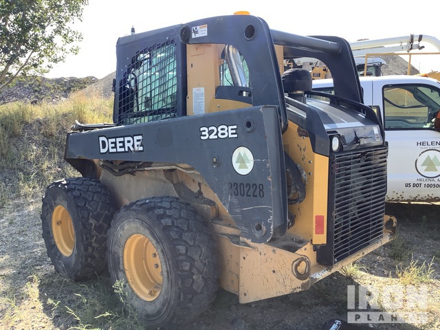MINI CARGADOR SOBRE RUEDAS 2014 JOHN DEERE STEER