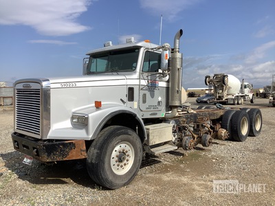 2007 Freightliner FLD 120 6x4 Camion-benne à cinq essieux (Inoperable)