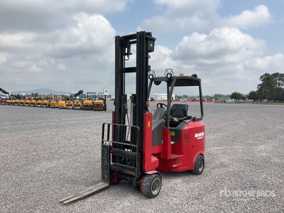 2017 Manitou EMA1120 4400 lb Montacargas Electricos / Electric Forklift